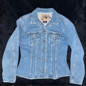 -Vintage Faconnable Light Wash Western Denim Jacket
-Size XL